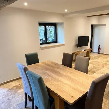 Le Clos Fleuri Apartament *